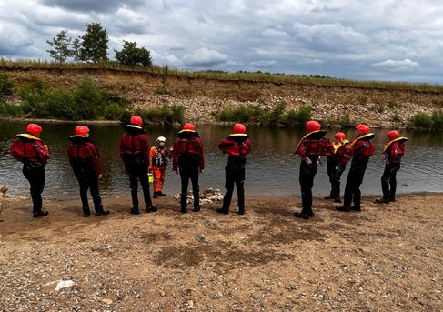 Arbor Division tree surgeons undertaking water safety training in order to carry out tree surgery around canals, waterways, ponds and lakes